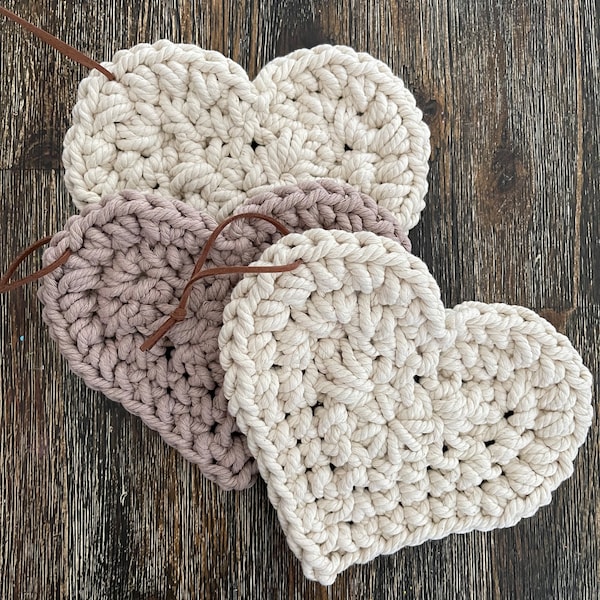 Farmhouse Heart Trivet, Crochet Trivet, Crochet Hot Pad, Crochet Potholder, Cotton Heart Trivet, Rustic Farmhouse Knit Trivet, Macramé décor