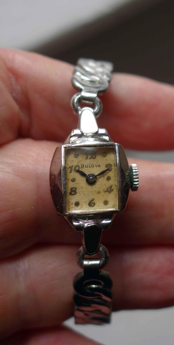 Vintage BULOVA Ladies display picture 3
