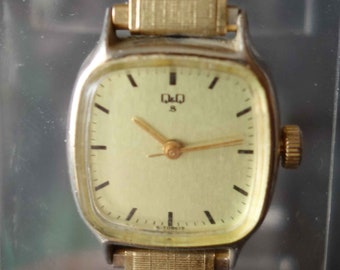 Vintage Ladies Q&Q Mechanical Wristwatch