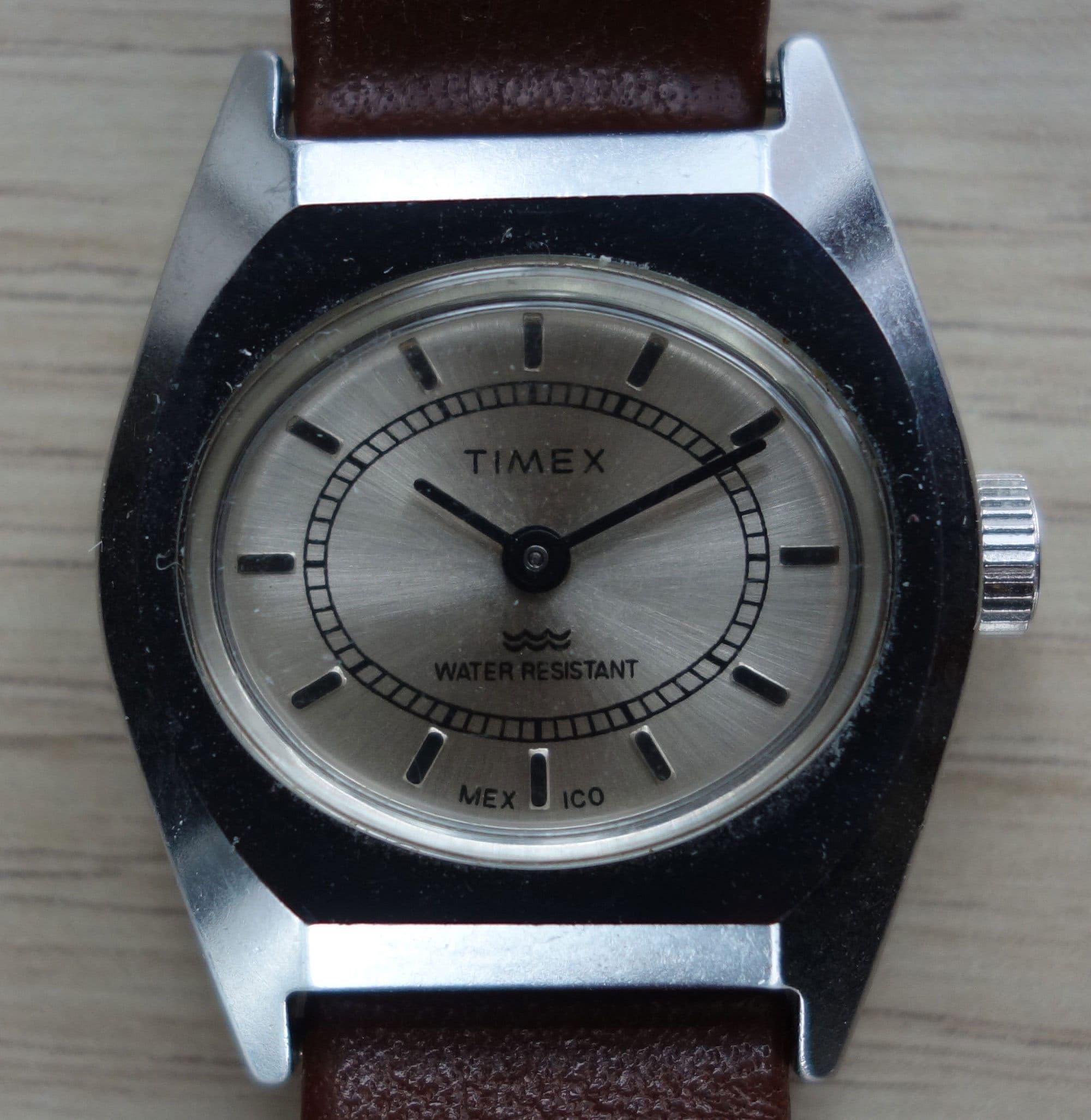 Montre Timex Vintage Années 80 - Remontage Automatique - Résistante Aux Chocs - Occasion
