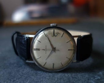 vintage montre-bracelet mécanique pour homme JUVENIA fabriquée en Suisse
