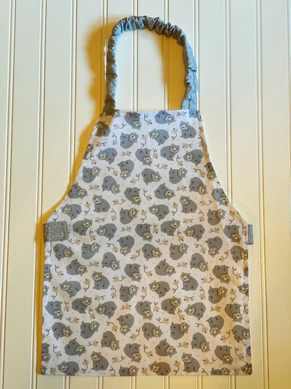 Kids Montessori Apron with free printable pattern