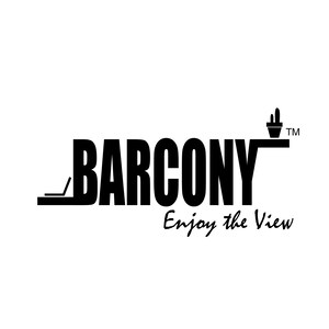 Op de afbeelding: Zwart-wit logo voor een bedrijf genaamd "BARCONY" met de slogan "Enjoy the View". Een kleine plant in een pot staat op een vensterbank boven het woord "BARCONY".