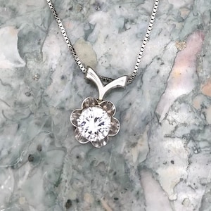 Antique 14k White Gold 1.25ct Buttercup Set Diamond Necklace