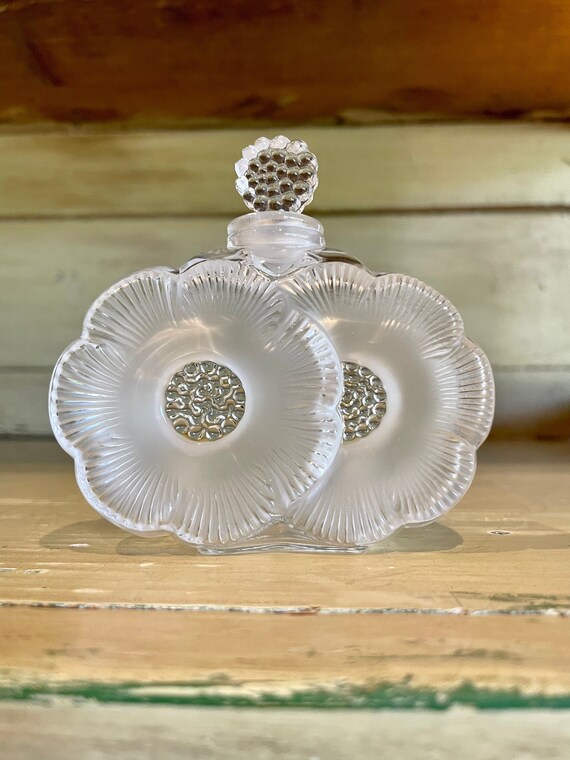 Vintage signed lalique glass Gem