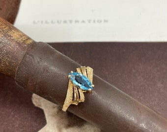 14k Gold Marquise Blue Topaz Ring w Brushed Gold Wave Shoulder Detailing