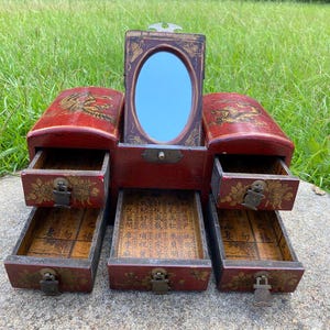 Chinese Red Lacquered Dressing Mirrored Jewelry Box