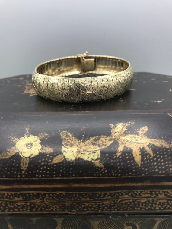 14k Gold Articulated Bracelet w Brushed Detail