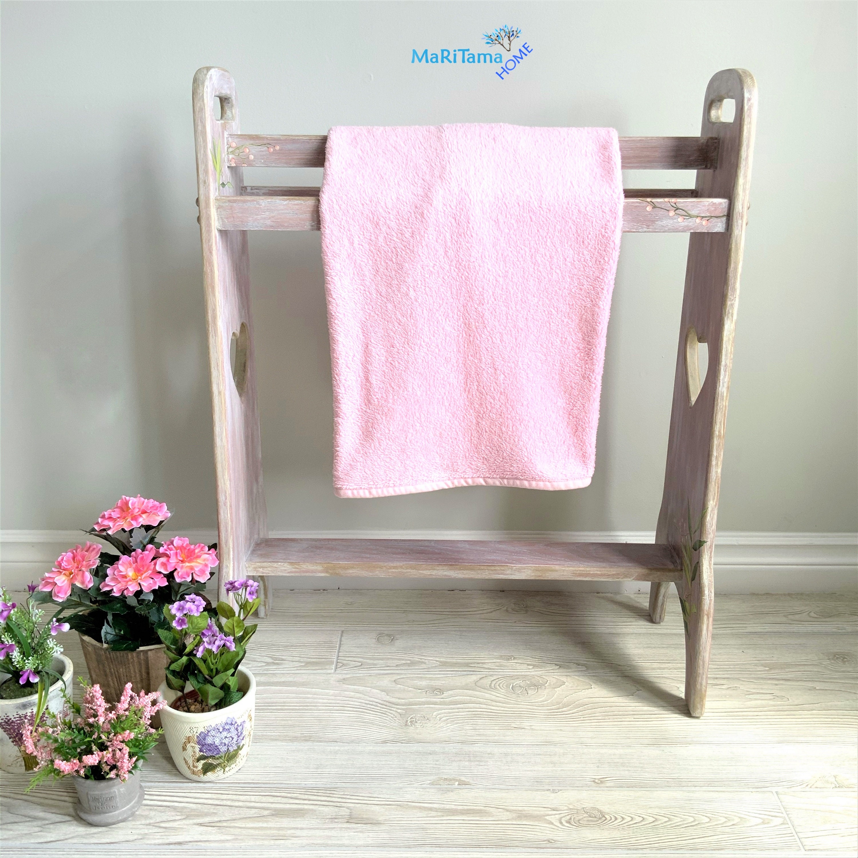 blanket and towel storage