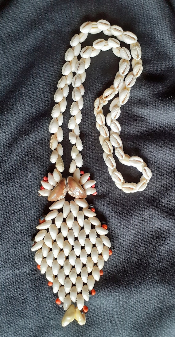 Authentic vintage Tahitian shell necklace - folk … - image 1
