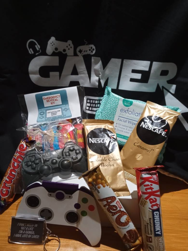 My Gamer Gifts Box - Containing Insulated Tumbler, Gaming Hat,  Socks, Cool Pop Socket and Keychain. A Complete Gift Set for Gamer Teen  Boys, Girls and Friends. Presents For Gamers