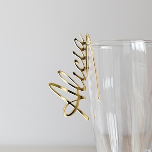 Tarjeta de nombre de acrílico dorado / Decoración de vidrio personalizada / Nombres de lugares para bodas / Tarjetas de nombre doradas / Nombres cortados con láser / Tarjetas de lugar / Etiquetas con nombre