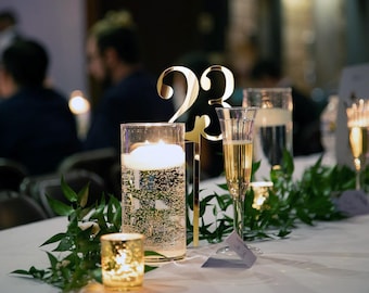 Goldfarbene Hochzeit Tischnummern | Modernes Herzstück
