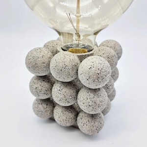 Beton 3X3X3 Bubble Cube Tischlampe