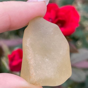Verre du désert libyen | Rare Tektite d’or libyen | Grand 17 grammes, authentique