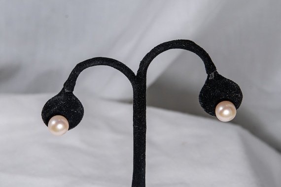 Button Pearl Stud Earrings - image 1