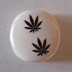 Handmade Ceramic Smoke Stone - Two Leaves Design