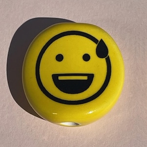 cigarette smiley Emoji Smoking Face Pixel / Voxel - 3D model by Cdigo Pxel [29959bd] Emoticon and a cigarette -
