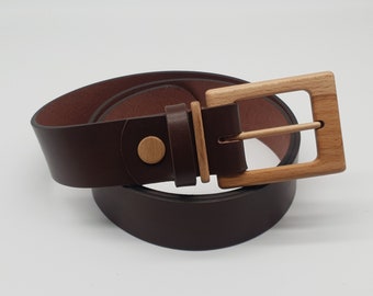 Sagarmatha Brave 404, Leather casual belt, for men and women, biodegradable belt with wooden buckle