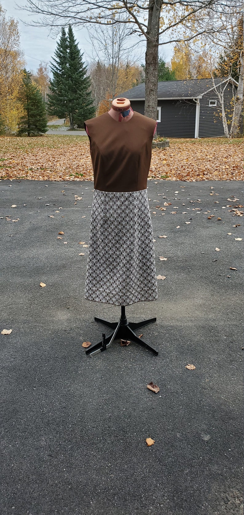 Vintage 2 Piece Polyester Dress Suit Size Medium