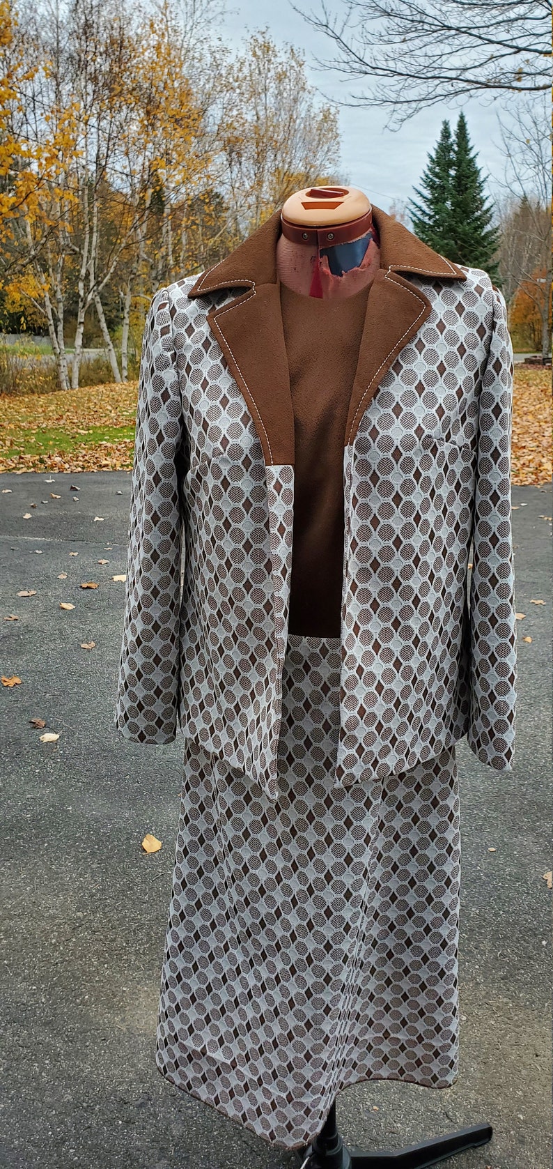 Vintage 2 Piece Polyester Dress Suit Size Medium
