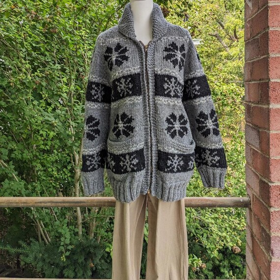 Vintage 60s Sweater. 70s Gray Geometric Heavy Wei… - image 8
