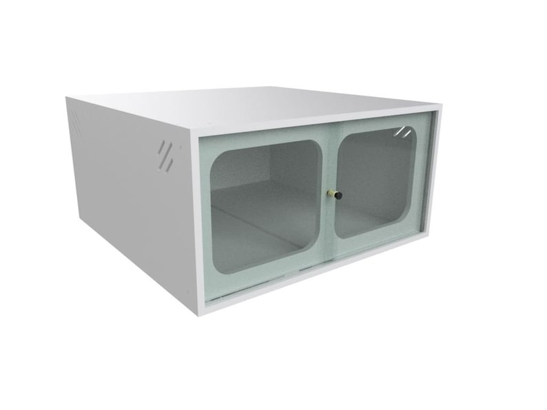 K&ouml;nnte beinhalten: Wei&szlig;er Metallschrank mit zwei Glast&uuml;ren und einem kleinen schwarzen Knopf. Der Schrank hat L&uuml;ftungsl&ouml;cher an der Seite.