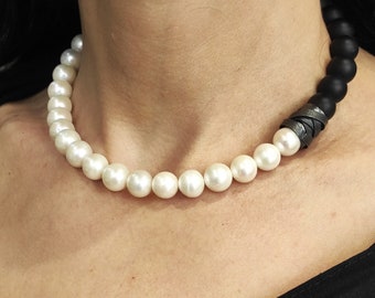 White Freshwater Pearl and Matte Black Onyx  Necklace with Pearl Statement Necklace Black and White Necklace, Chunky Pearl Necklace.A2
