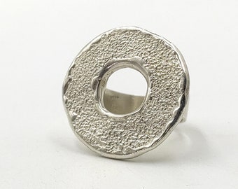 Open Round Silver Ring,Textured Circle Sterling Silver Ring,Wide Circle Open Ring,Geometric Ring,Flat Circle Textured Ring,Modern Ring.