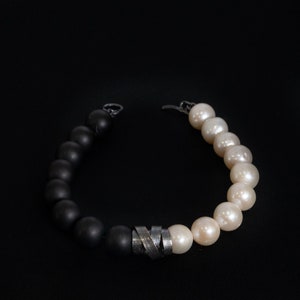 Black and White Bracelet, White Freshwater Pearl with Matte Black Onyx Bracelet, Chunky Pearl Onyx Bracelet.A2