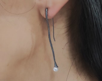 Pendientes largos de barra de plata de ley con pendientes de gancho de barra de gota de perlas Pendientes minimalistas de plata oxidada Elegante pendiente colgante hecho a mano