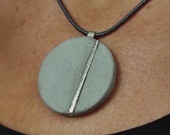 Collar colgante de hormigón redondo Collar colgante de plata de disco de hormigón Colgante de hormigón redondo Colgante de arte concreto Collar colgante geométrico