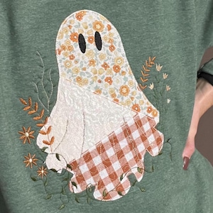 Quilted Patchwork Ghost in Flowers Appliqué for Machine Embroidery Design