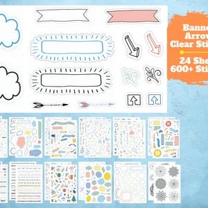 Pode incluir: Um conjunto de 24 folhas de adesivos transparentes com faixas, flechas e outros elementos decorativos. Os adesivos são coloridos e apresentam uma variedade de designs, incluindo nuvens, flechas, faixas e redemoinhos. O texto na imagem diz "Banners Arrows Clear Stickers 24 Sheets 600+ Stickers".