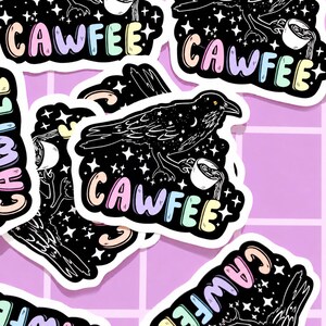 Naklejka z krukiem, kawa, humor, obserwacja ptaków, prezent dla miłośnika ptaków, zabawna naklejka, wiedźmi kalambur, zderzak samochodu, uroczy prezent, kawa, temat, jej, dziewczyna, kalambur zdjęcie 5