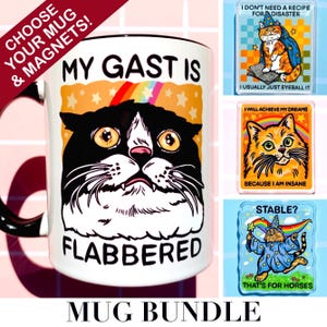 Puede incluir: Una taza de cer&aacute;mica blanca con asa negra y la frase "MY GAST IS FLABBERED" y una ilustraci&oacute;n de gato. La imagen tambi&eacute;n muestra varios imanes con tem&aacute;tica de gatos con frases humor&iacute;sticas y un texto "MUG BUNDLE".
