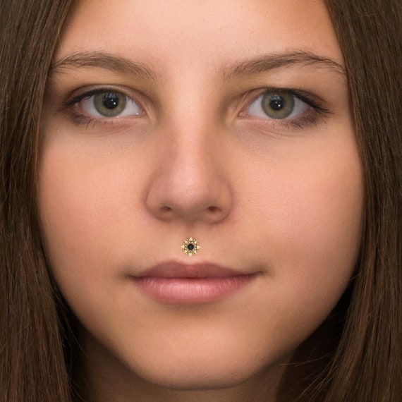 Teardrop Gem Labret Ear Stud Medusa 16g Surgical Steel