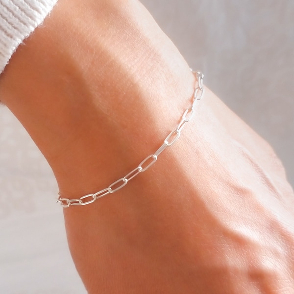Silver Paperclip Chain Bracelet Rectangle Link Minimalist Silver Bracelet Simple Everyday Jewellery Stacking Bracelet Gift for Friends