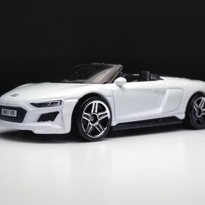 Audi R8 Hot Wheels (ruedas de plástico personalizadas)