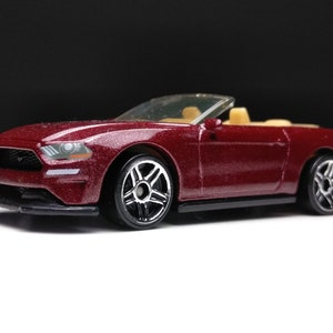 FORD MUSTANG Convertible (Custom plastic wheels)