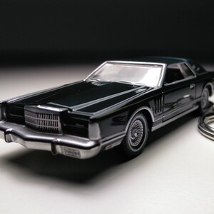 Brelok Lincoln Continental Mark V.