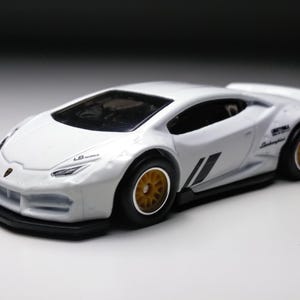 Lamborghini Huracan Hot wheels (Custom real rubber tires)