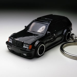 MERCEDES-BENZ AMG E 36 W124 Hot wheels Keychain