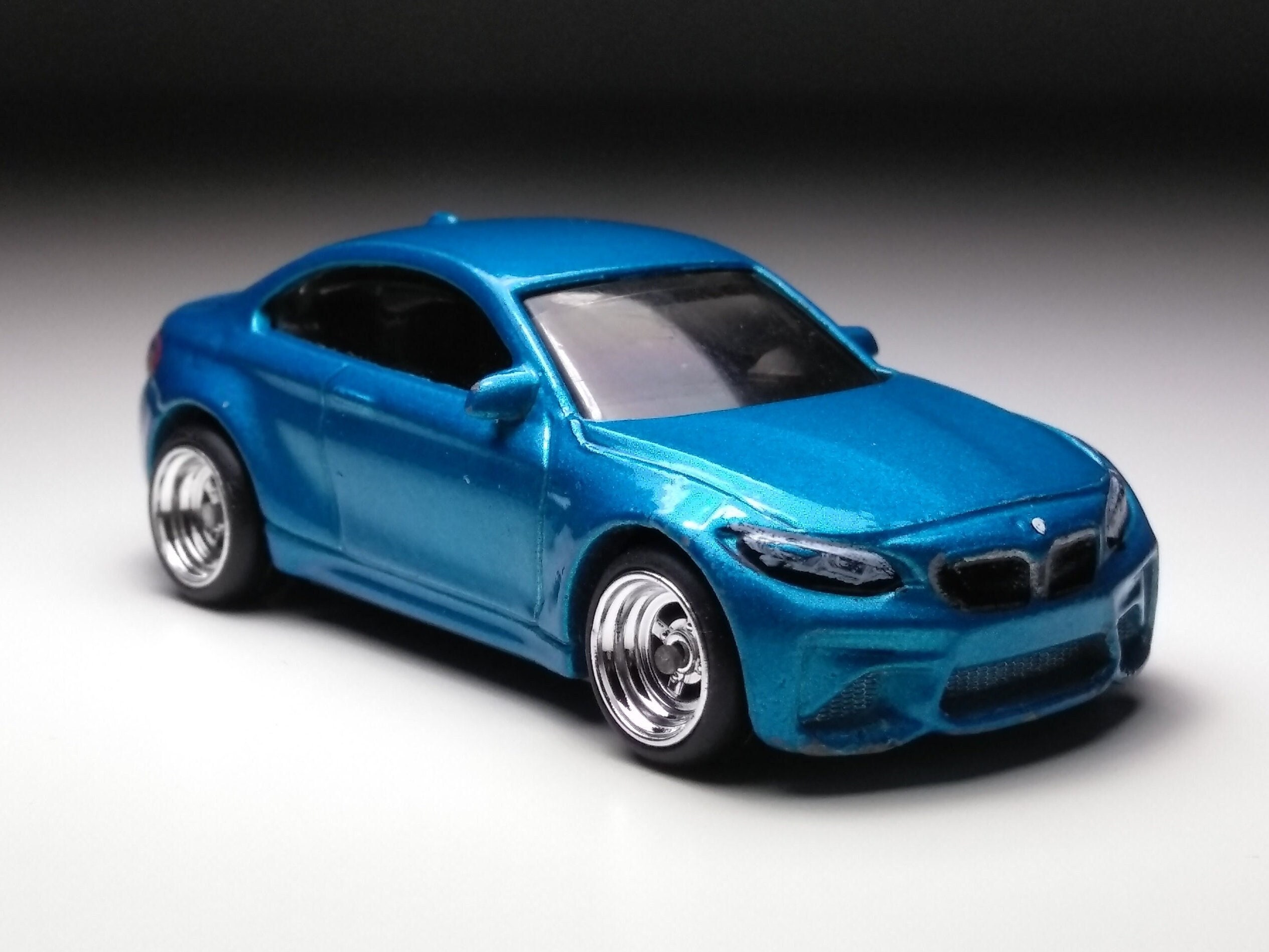 Se produkter som liknar Hot Wheels 2019 - 2016 BMW M2.. på Tradera  (617220886)