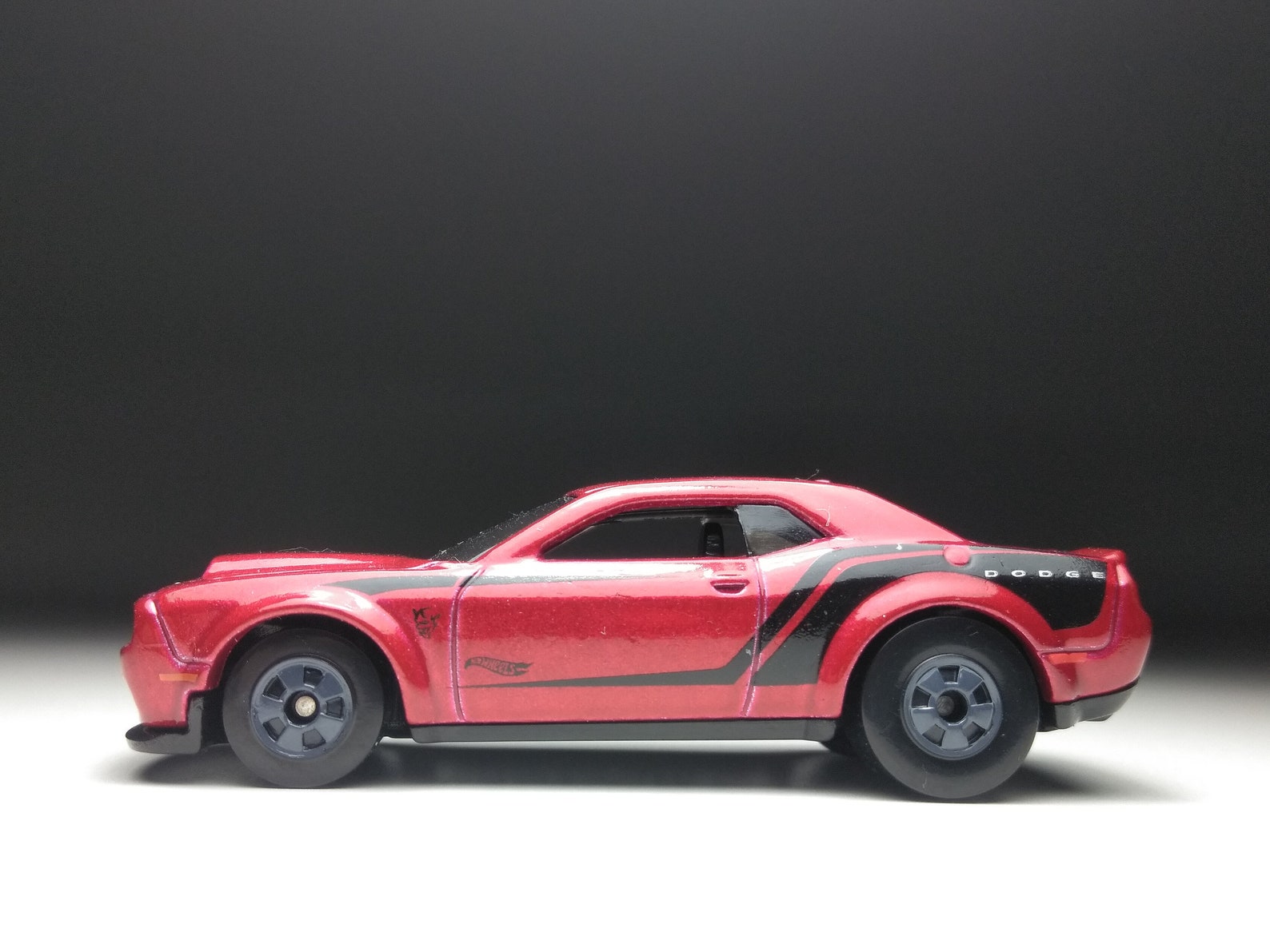 Hot wheels dodge challenger