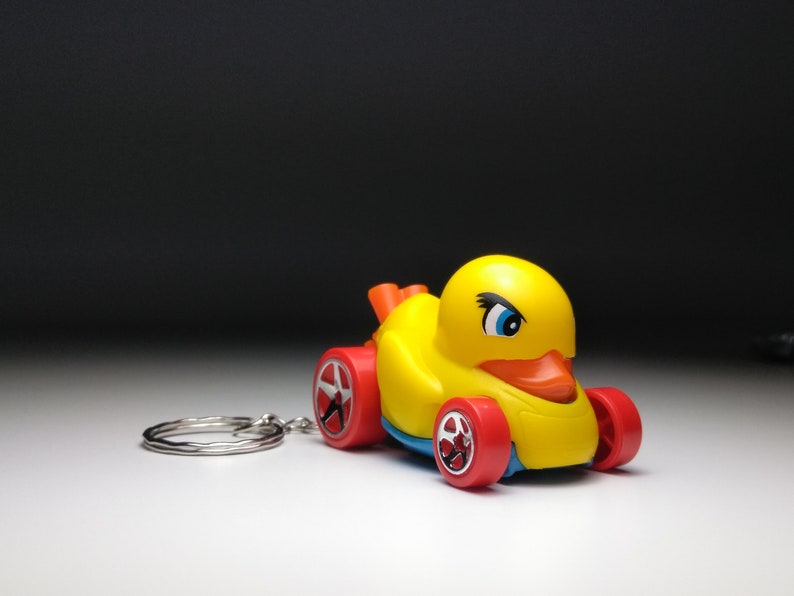 Hot wheels Duck n Roll Keychain Yellow
