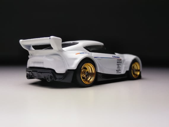 ホットウィール スープラ 1/18 カスタムパーツ付き 楽天市場】ホットウィール スープラの通販