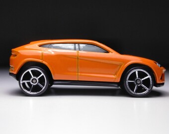 Lamborghini URUS Hot Wheels (custom Plastic Wheels) UK