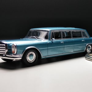 Mercedes Benz Limousine Keychain