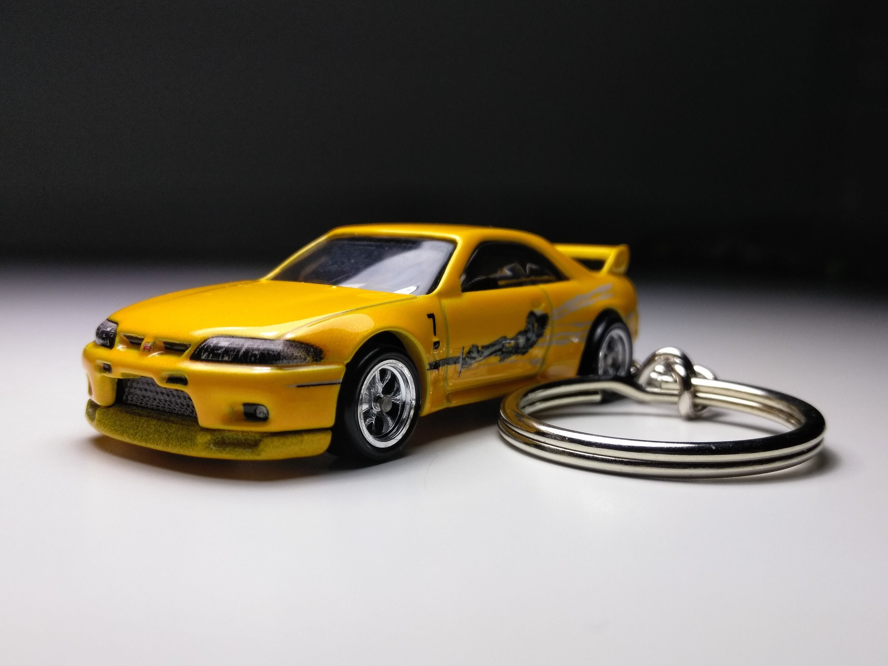 Nissan Skyline GT-R R33 Hot Wheels Keychain